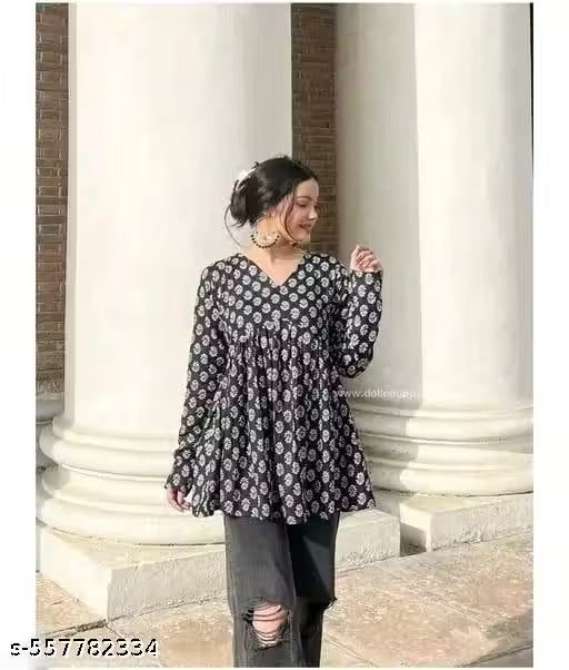Women Black Short Kurti Top – Stylish Cotton Blend Casual Kurti for Girls