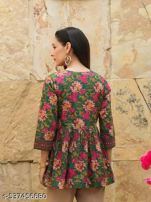 Women Green Floral Printed Cotton Short Kurti – Stylish Daily Wear Kurti