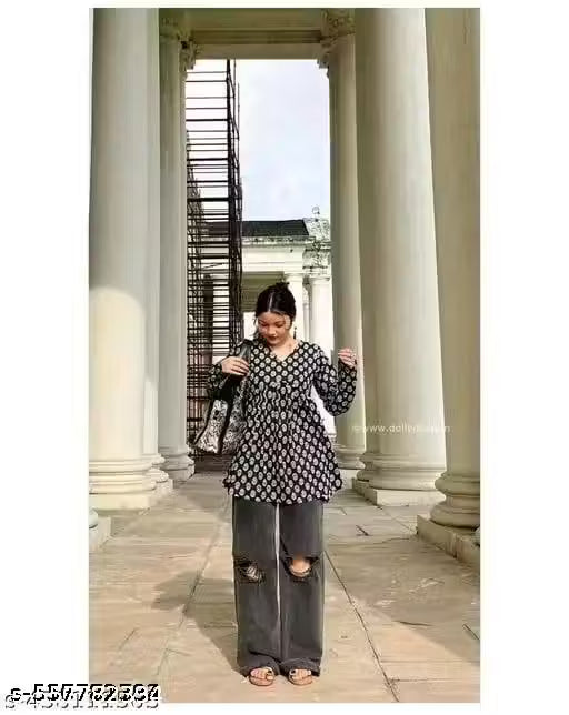 Women Black Short Kurti Top – Stylish Cotton Blend Casual Kurti for Girls