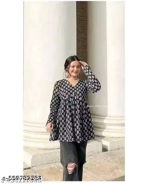 Women Black Short Kurti Top – Stylish Cotton Blend Casual Kurti for Girls